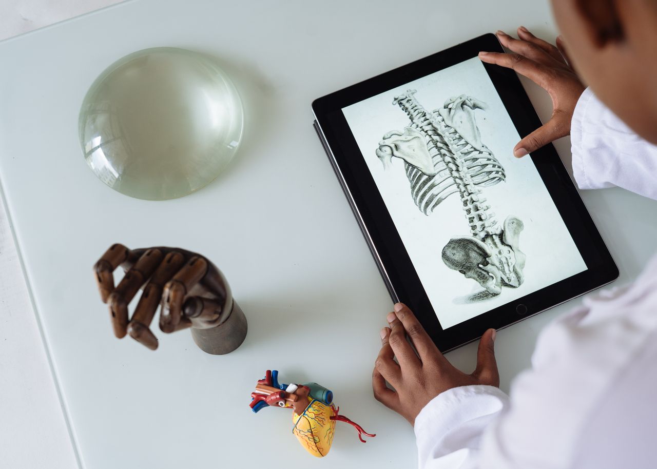 Fachkräftemangel in der Physiotherapie: Kann KI Praxen überhaupt entlasten?