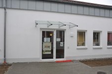 1 Eingang (noch ohne Schild).jpg