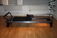 Allegro Reformer mit Füßen.jpg